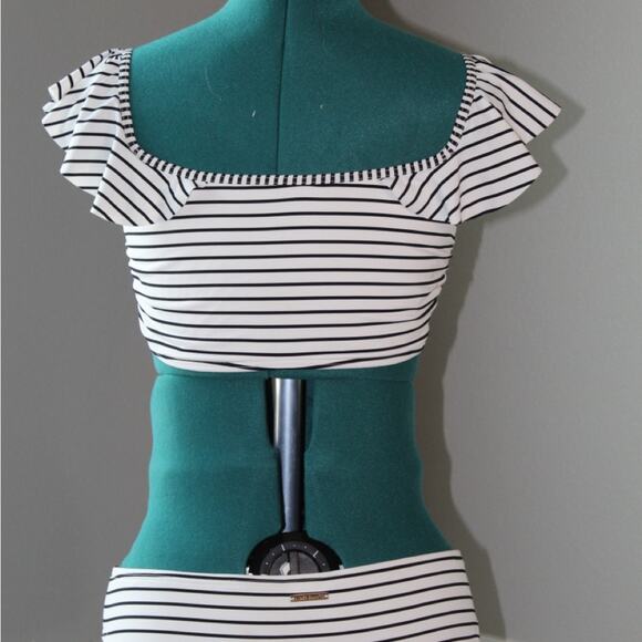 Vince Camuto Striped Bikini Set | Flutter Sleeve | On/Off Shoulder | Women’s L - Picture 2 of 6